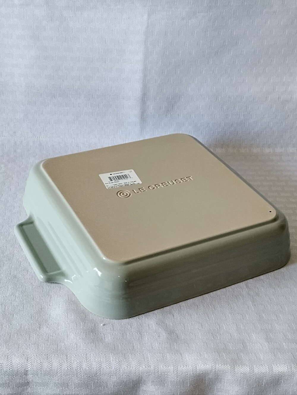 Le Creuset 23cm 9x9 inch Square Stoneware Baking Dish color Pistachio Green